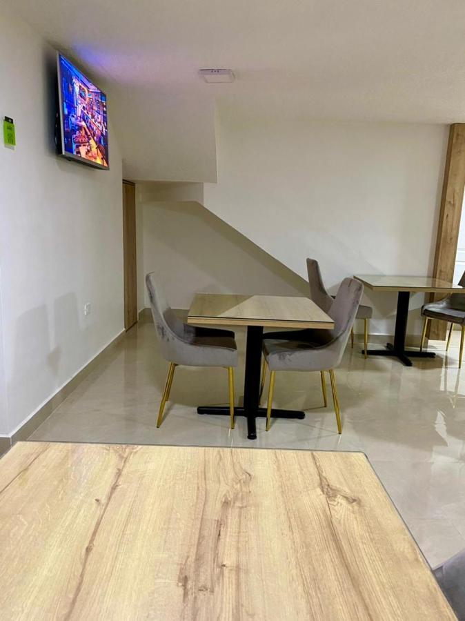 Zamora Hotel Wampushkar מראה חיצוני תמונה